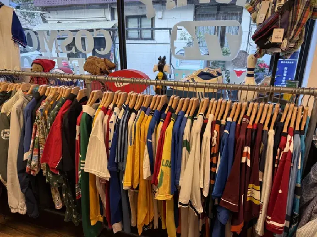探秘Trophymarket:一家能淘到F1赛服的古着店