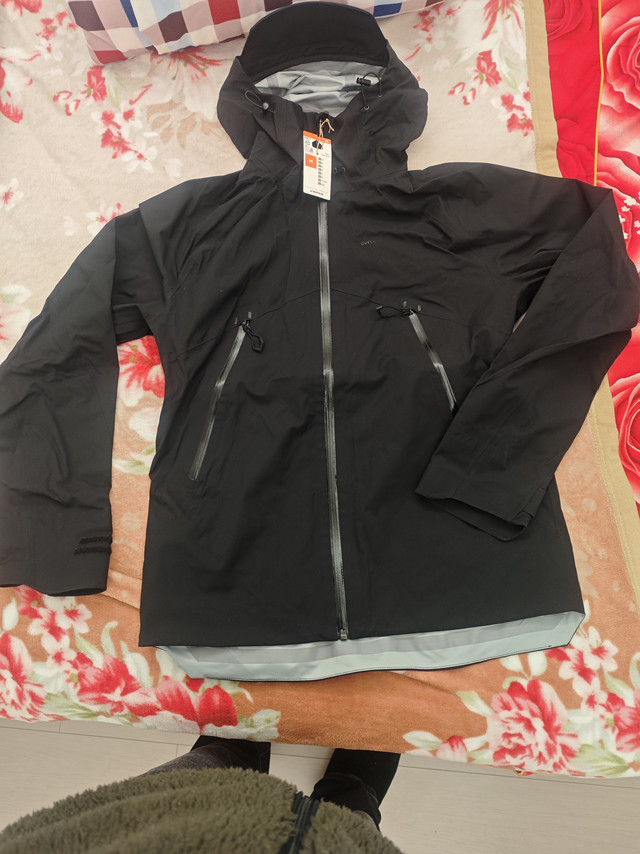 381买的迪卡侬MH500，感觉没比骆驼神到哪里去