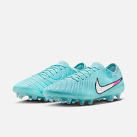 选足球鞋别再看位置，踢球风格才是关键