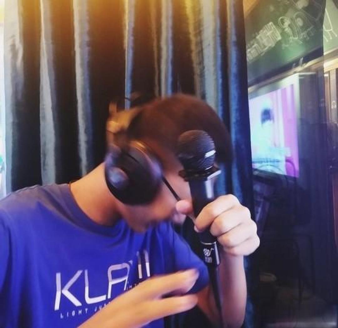K歌的悖论:在技术喧嚣中寻觅本真之声