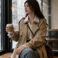 冬日里的“战袍”：一件风衣，扛住寒潮还能帅出新高度