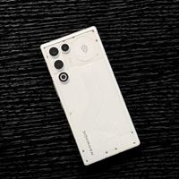 行业唯一真全面屏Air！红魔11 Air真机图出炉：正面无开孔+透明背板