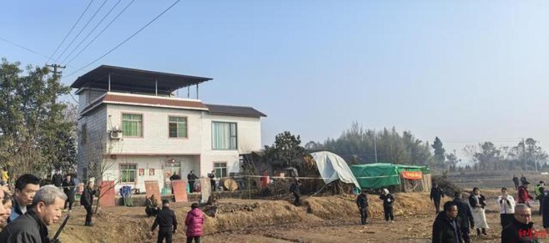 湖南女孩邀全网吃杀猪宴,万人报名后,2头年猪变20头