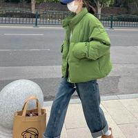 从军绿到果绿，这篇绿色羽绒服搭配公式请收好