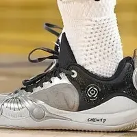 【NBA每日上脚】国货碰撞！还有比小杨更骚的存在？