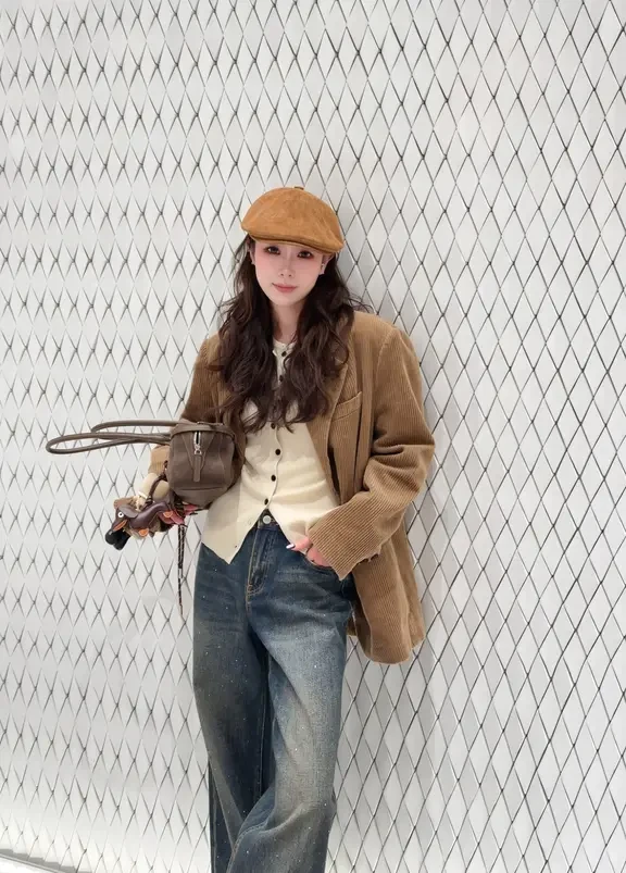 又美又飒复古风MO&Co.灯芯绒西装