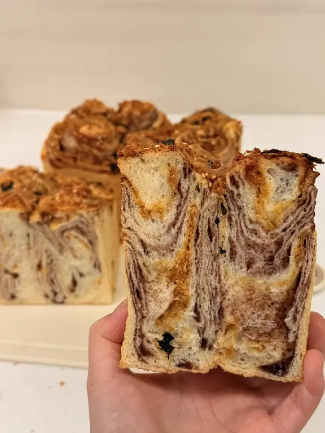 解锁云朵般柔软的低糖红豆肉松吐司