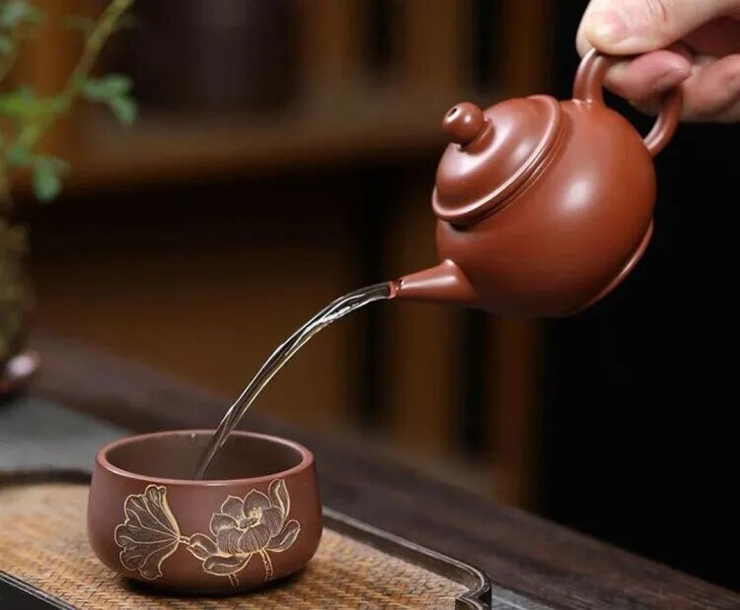 功夫茶水平壶：百年茶器的智慧与冲泡之道
