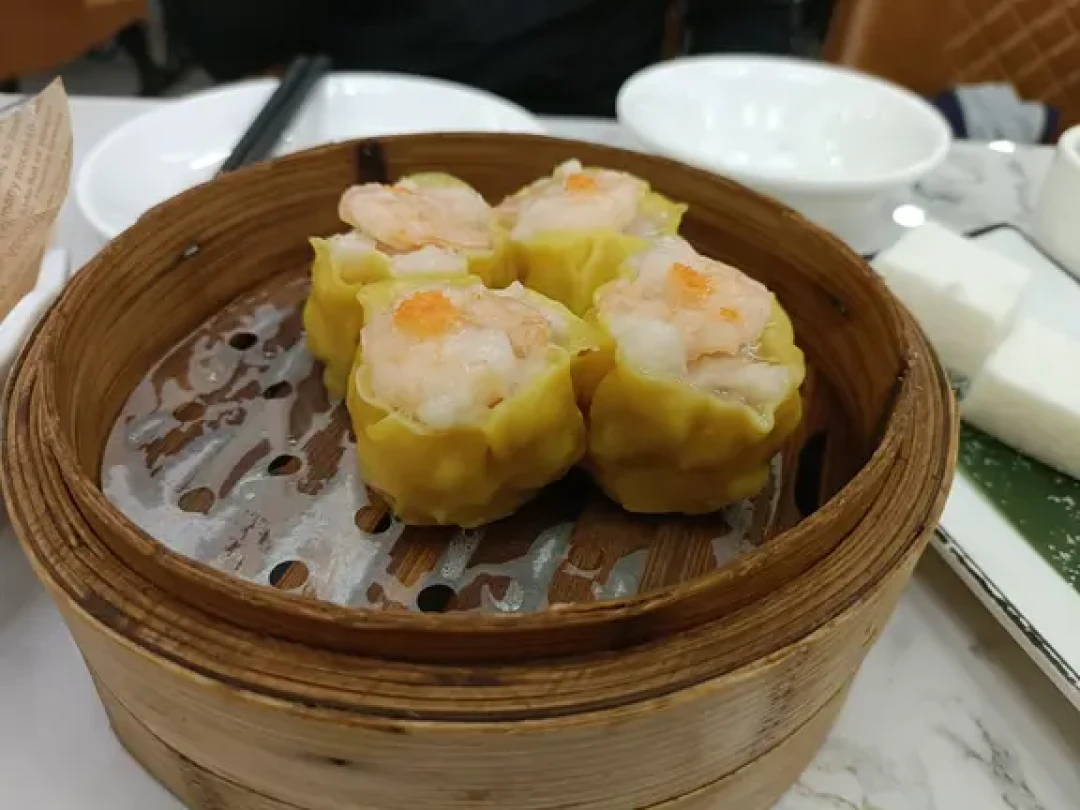 广州早茶彩点探店:人均50元吃撑体验