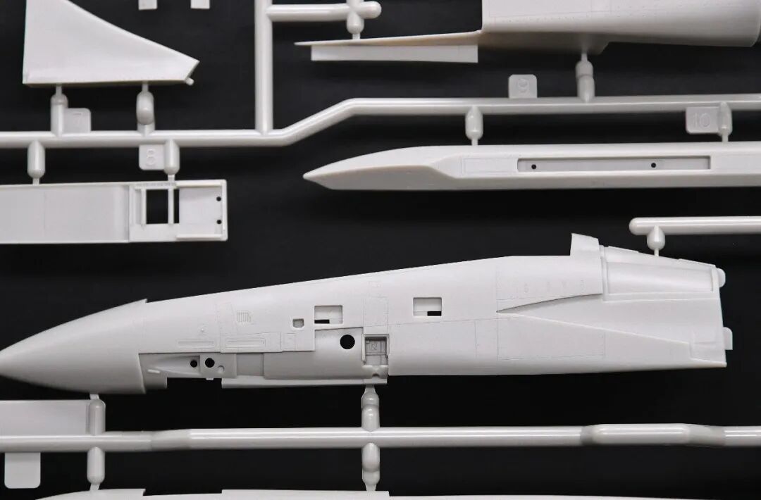 田宫1/72 F-14D开盒：小比例模型的逆袭