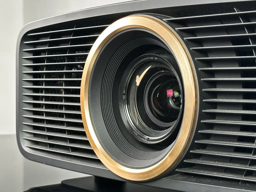 JVC N888投影机：为纯粹电影感而生