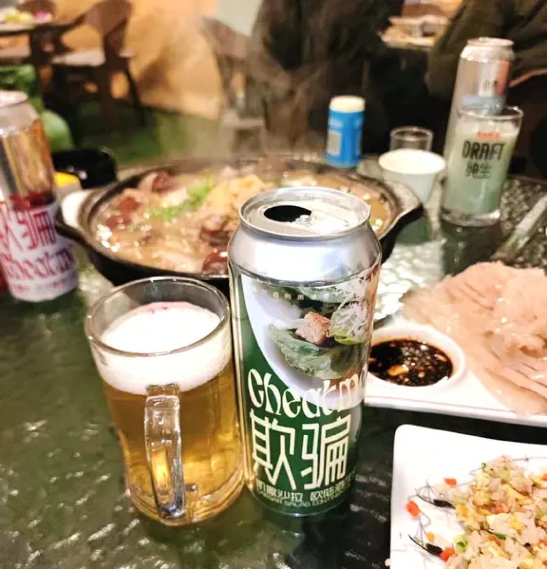 牛啤堂凯撒沙拉皮尔森:意想不到的清爽体验