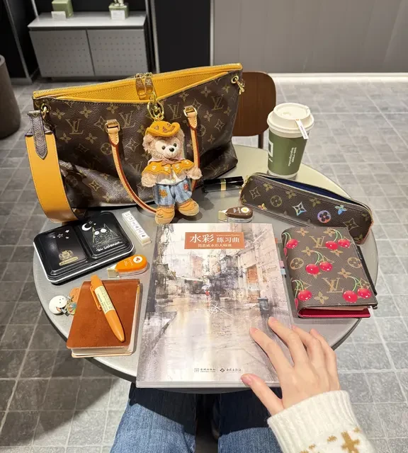 《水彩练习曲》：从技法到思维的系统指南