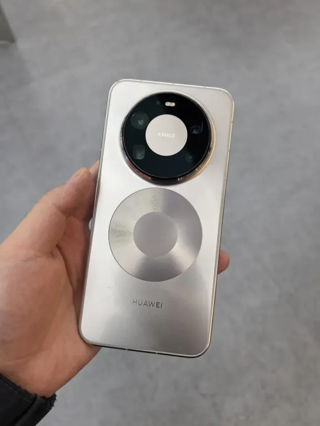 华为Mate80 Pro Max开箱：设计亮眼，配置拉满