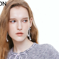 秋冬叠穿王者！可可尼灰色短袖开衫太懂氛围感