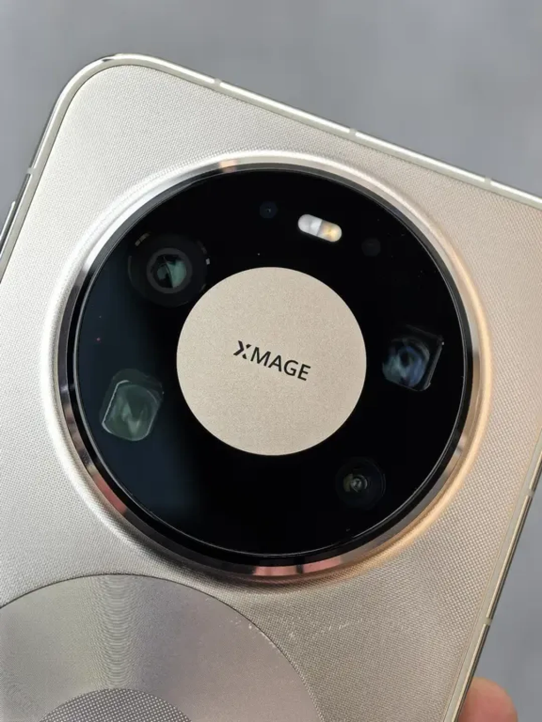 华为Mate80 Pro Max开箱：设计亮眼，配置拉满