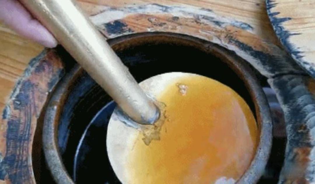 红糖姜汁豆花：一碗凝固的旧时光与古法手作