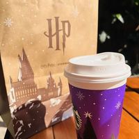 魔法咖啡 vs 普通节日饮品？200+哈迷真实体验告诉你答案