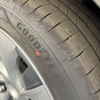 21特斯拉Y更换固特异EV轮胎