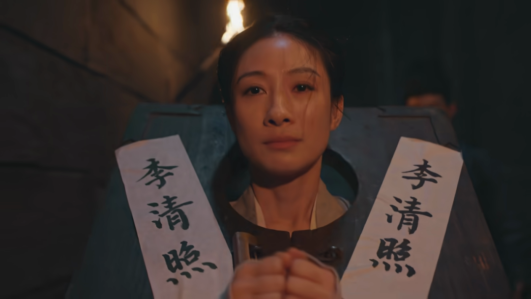 青年浪漫,中年离乱,晚年婚变,她的人生为何总被推上“风口浪尖”?