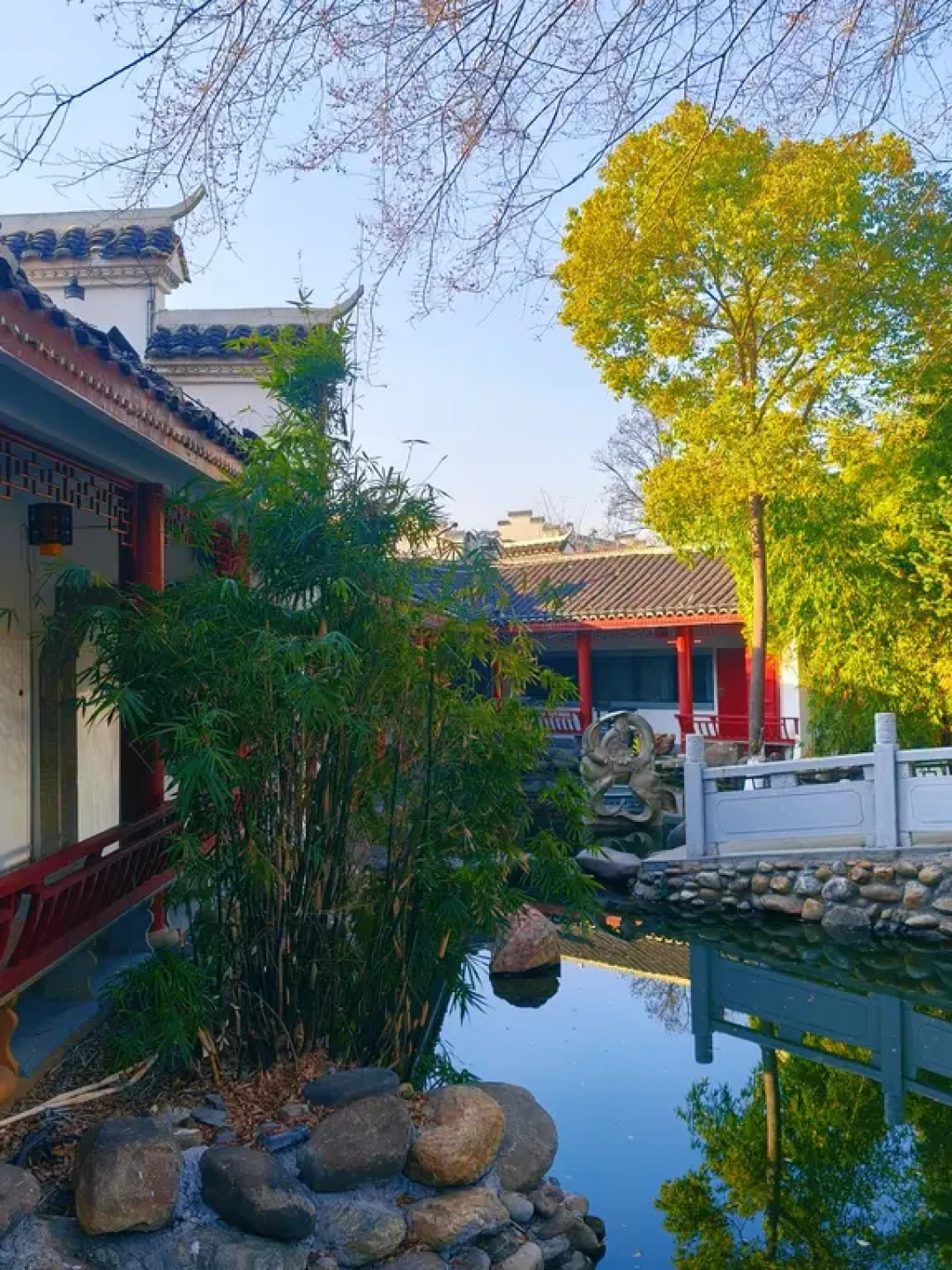 绳金塔旁隐世秘境民宿，这里时间仿佛凝固了