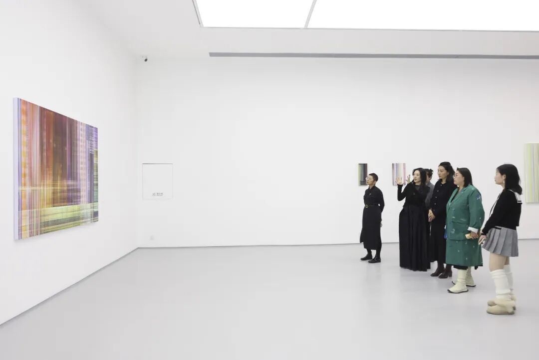 捕捉光之秩序|刘璐首次蜂巢个展“幻电”开幕回顾
