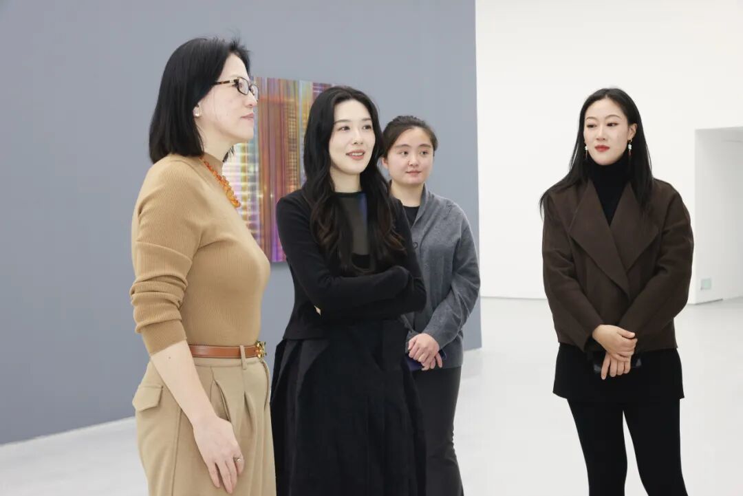 捕捉光之秩序|刘璐首次蜂巢个展“幻电”开幕回顾