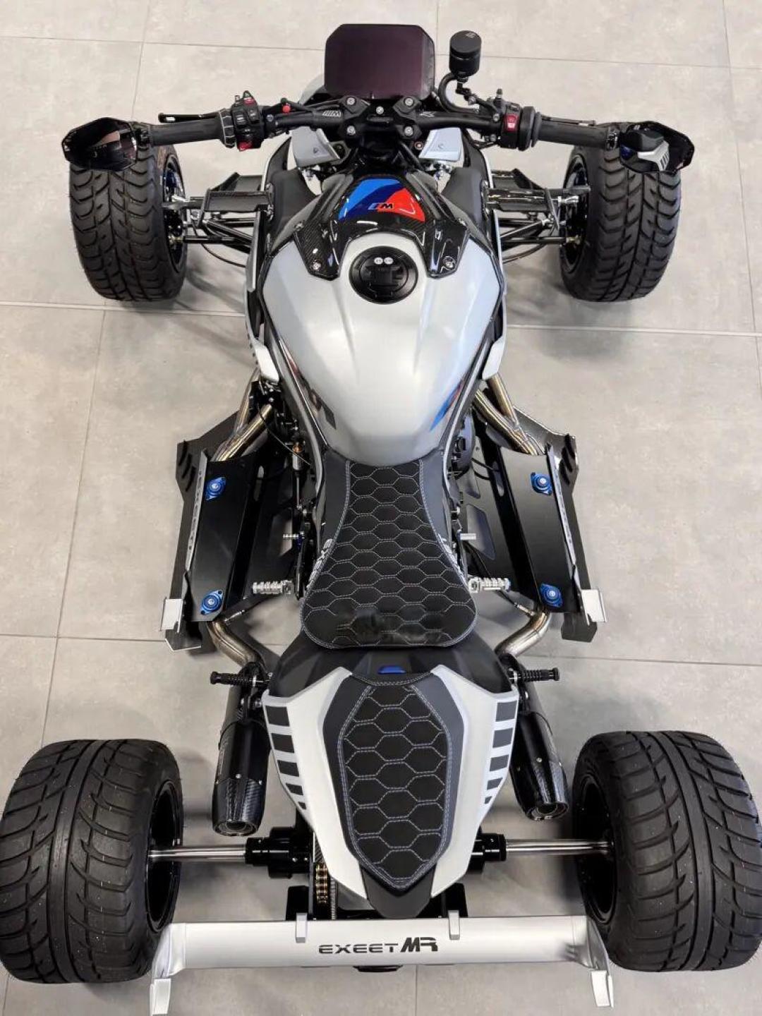 EXEET MR :搭载 BMW M1000R 引擎的超级四轮摩托车