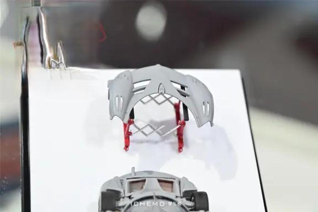 一些 LCD 1:64 开前后盖 Huayra R 灰模详拍