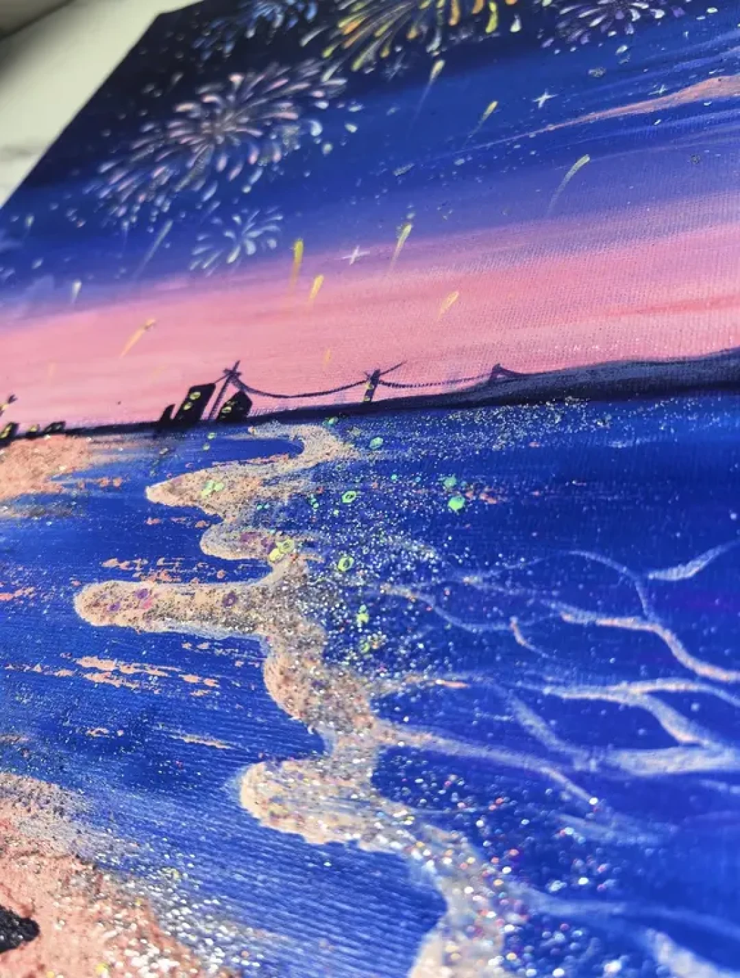 “谁懂啊!把‘夏夜烟花大会’画成了掌心小画🎆