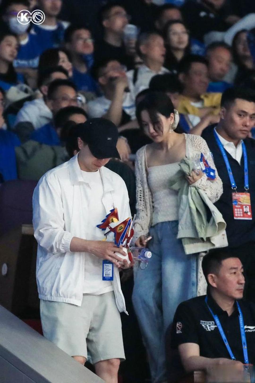 九三阅兵现场,马龙观看席位暴露体坛地位,夏露才是真正的赢家