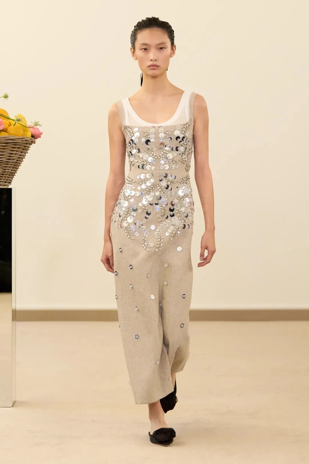 当静物画入侵时装周，帆布与蕾丝的结合，是春日田园风~|Giambattista Valli 2026春夏