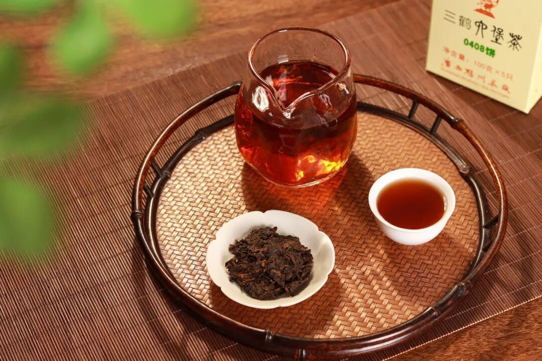 三鹤牌0408特级饼 | 梧州茶厂木仓窖藏,高山老树特级春茶原料,淡雅槟榔香