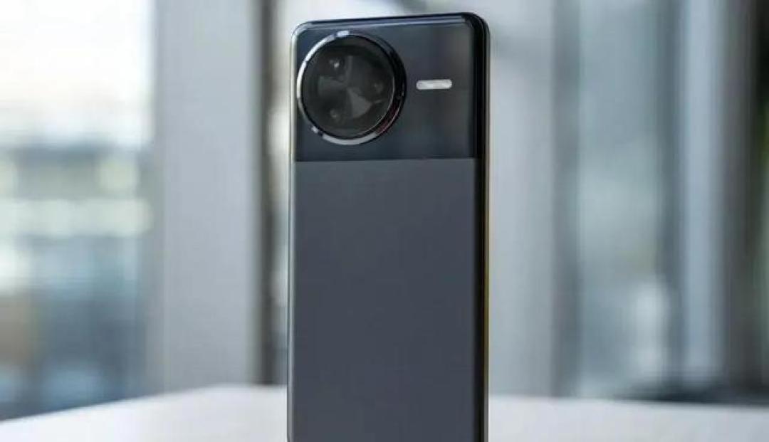 小米目前“值得捡漏”的一款手机,从3299元跌至2627元,16GB+512GB+IP69