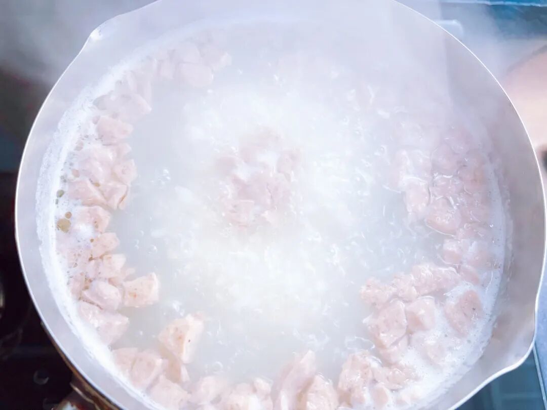 成品牛肉丸煮菜肉粥,不用腌肉煮汤更方便