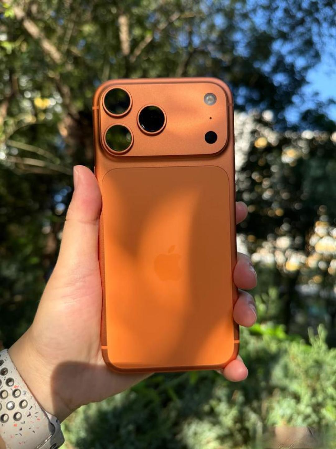 被全网吐槽“丑”的iPhone 17 Pro Max,我用两周后,反而决定吹爆它