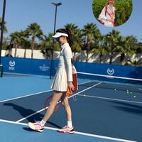 章泽天晒多运动照！和萨巴伦卡一起练网球，腿部结实紧致，力量美