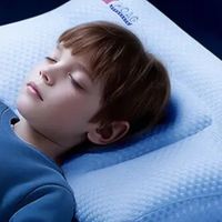 新年送娃不踩雷！儿童护脊枕：1岁用到13岁，公认的成长型送礼王