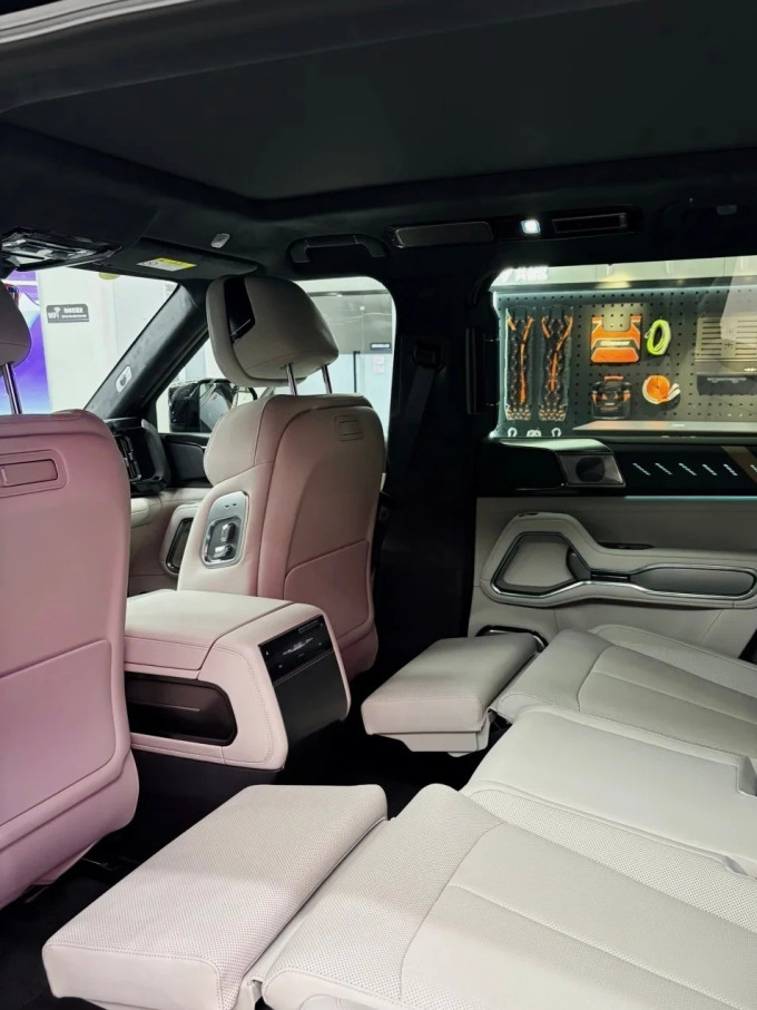 方程豹新能源车