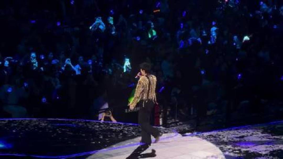 粉丝为他凑140万解约,张杰用免费演唱会和200万基金回报