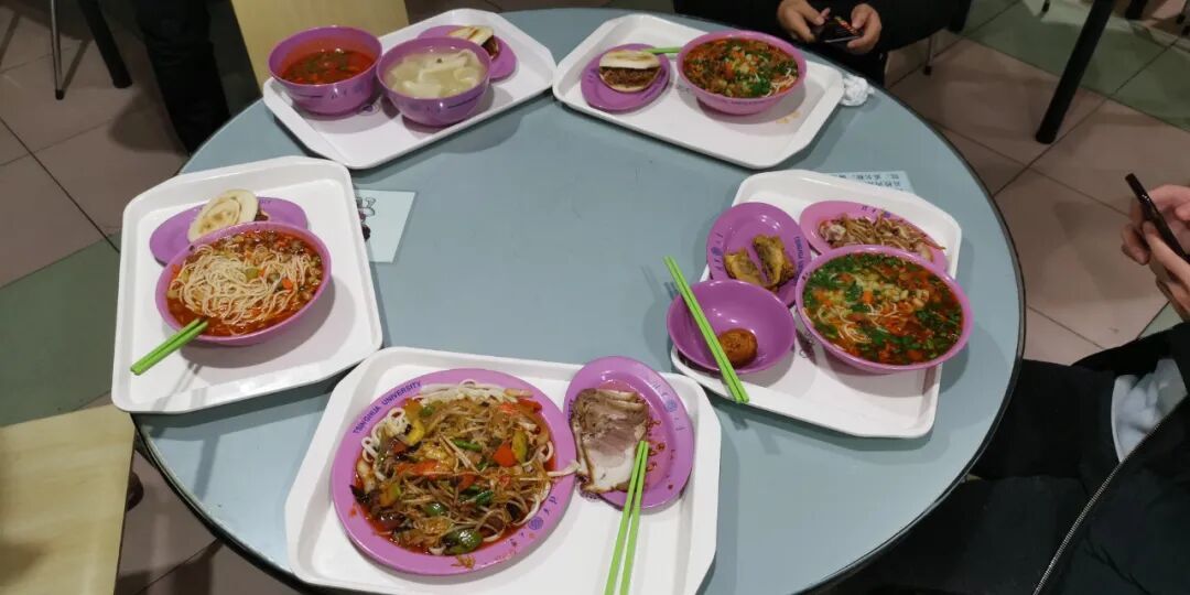 清华食堂10块钱能吃一天？一位老博士统计了他7年的饭卡记录