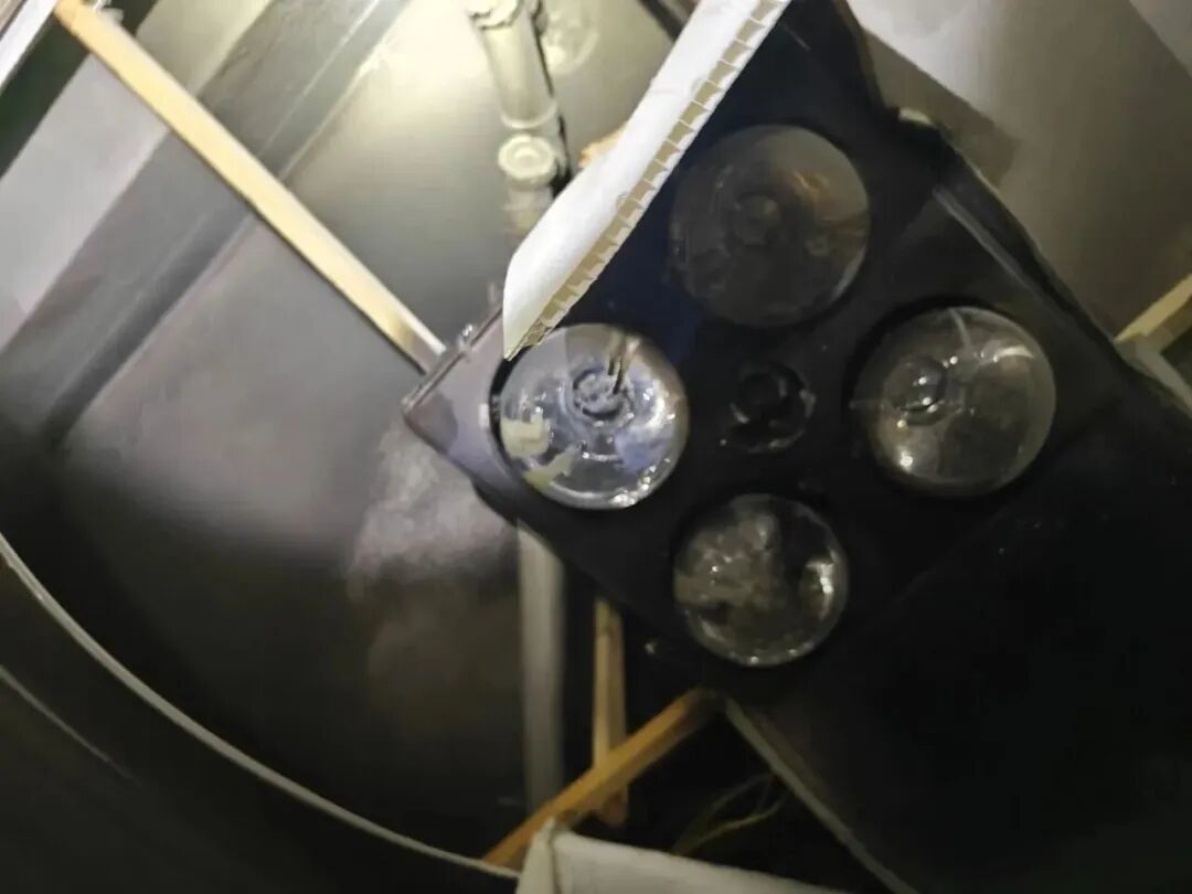 瞬间炸裂，近期发生多起！紧急提醒：严禁直接用水泼浇