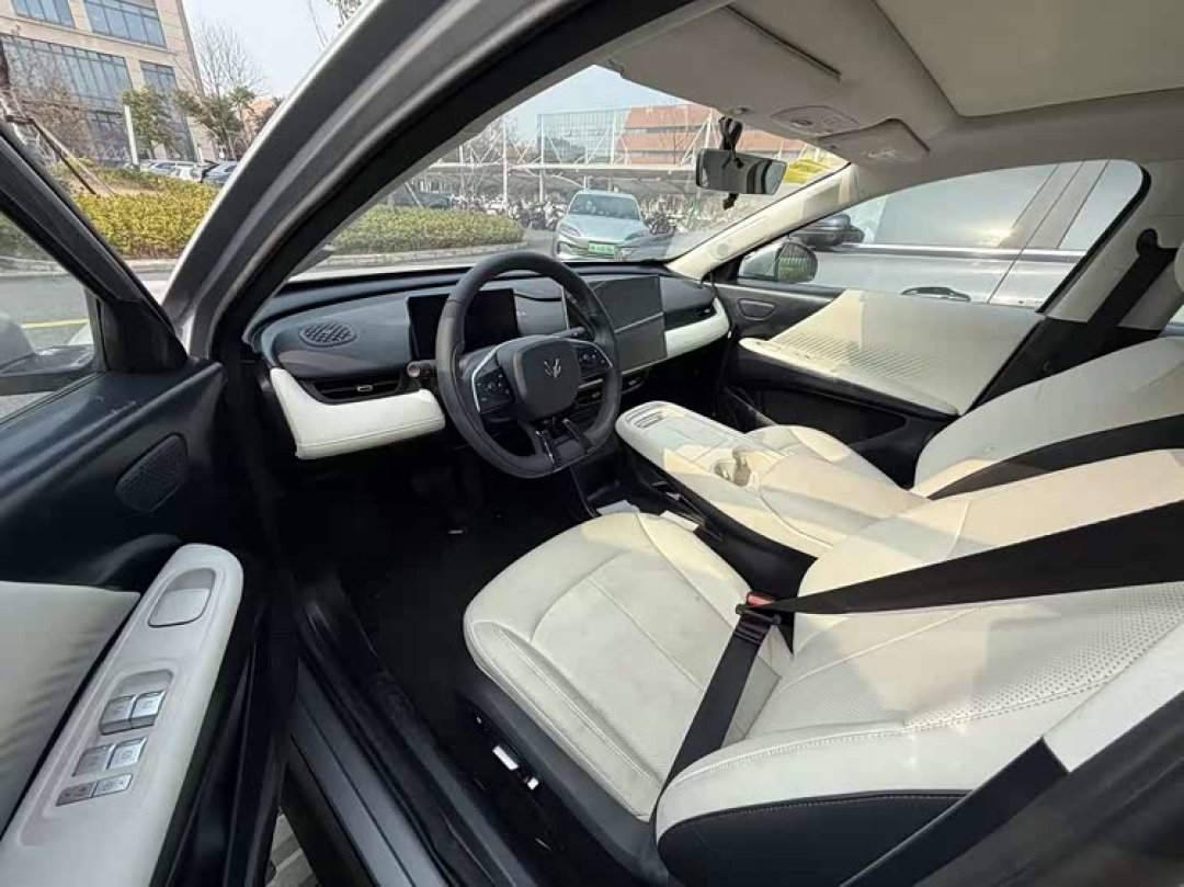 极狐S3实车现身,大过秦L+增程/纯电可选,续航650km