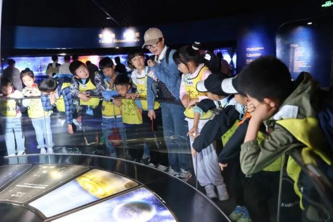 大手牵小手·星图共探-天文馆