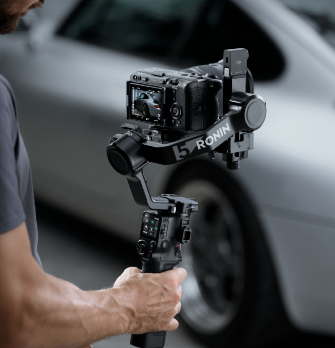 大疆DJI RS 5稳定器发布：3099元起解锁全场景智能跟拍，稳控力拉满