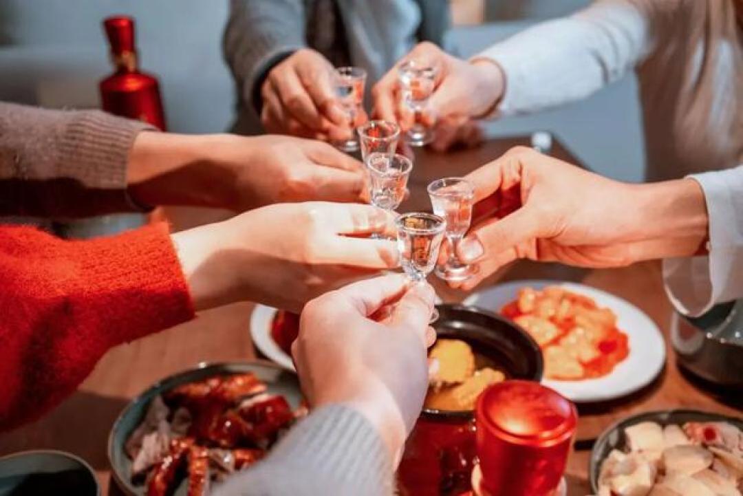 99% 名酒集体跳水!五粮液跌超 50%,经销商亏本甩卖,低端局逆袭