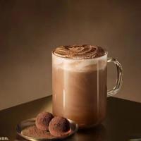 星巴克的奶盖VS瑞幸的奶盖：月亮的阴影和乌云的金边