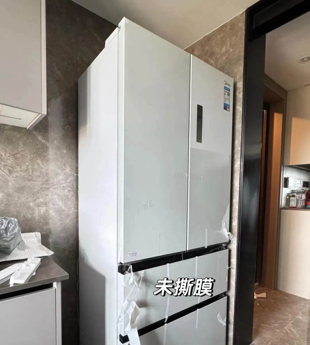 有一种痛叫买了“假嵌入式冰箱”，看完大家“悲惨经历”后，果然选择退货
