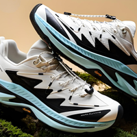 国产运动鞋 vs 国际大牌？我们汇总了127位中年用户的真实选择