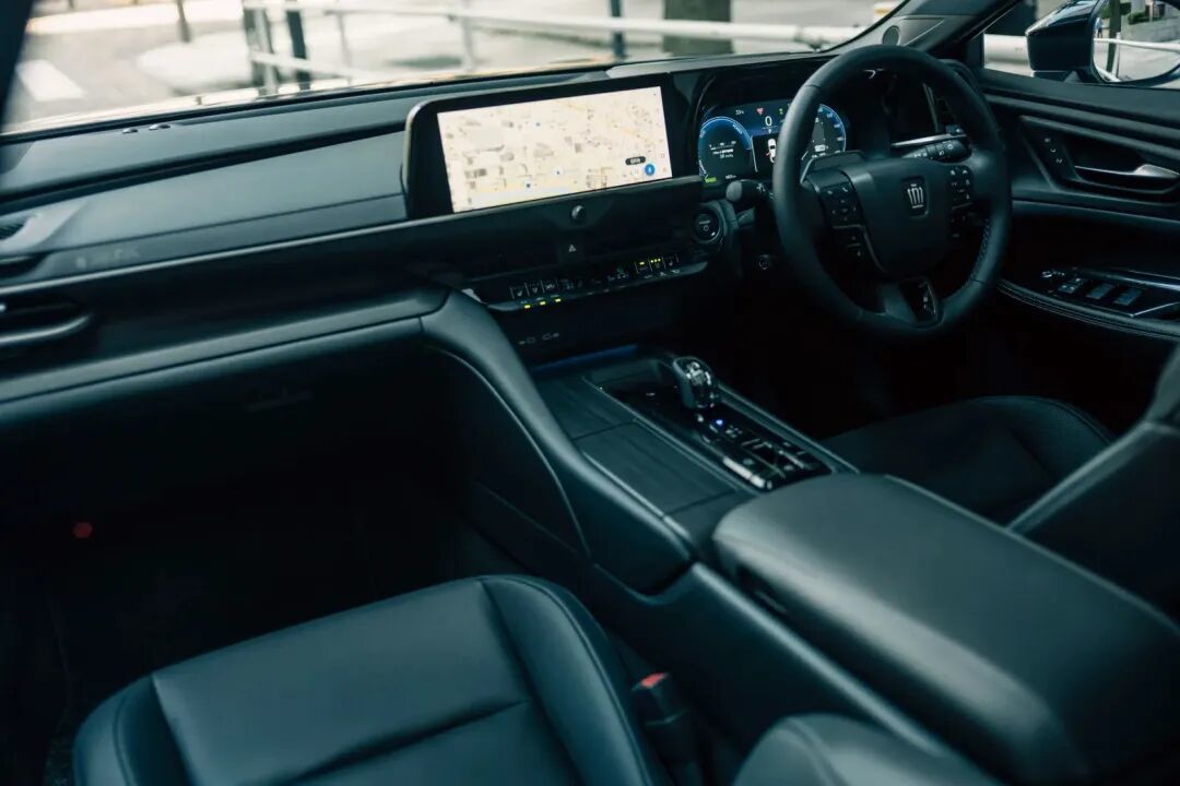 Toyota Crown Sedan「THE 70th」特仕版亮点解析:被宣布停产的轿车,如何意外重生?